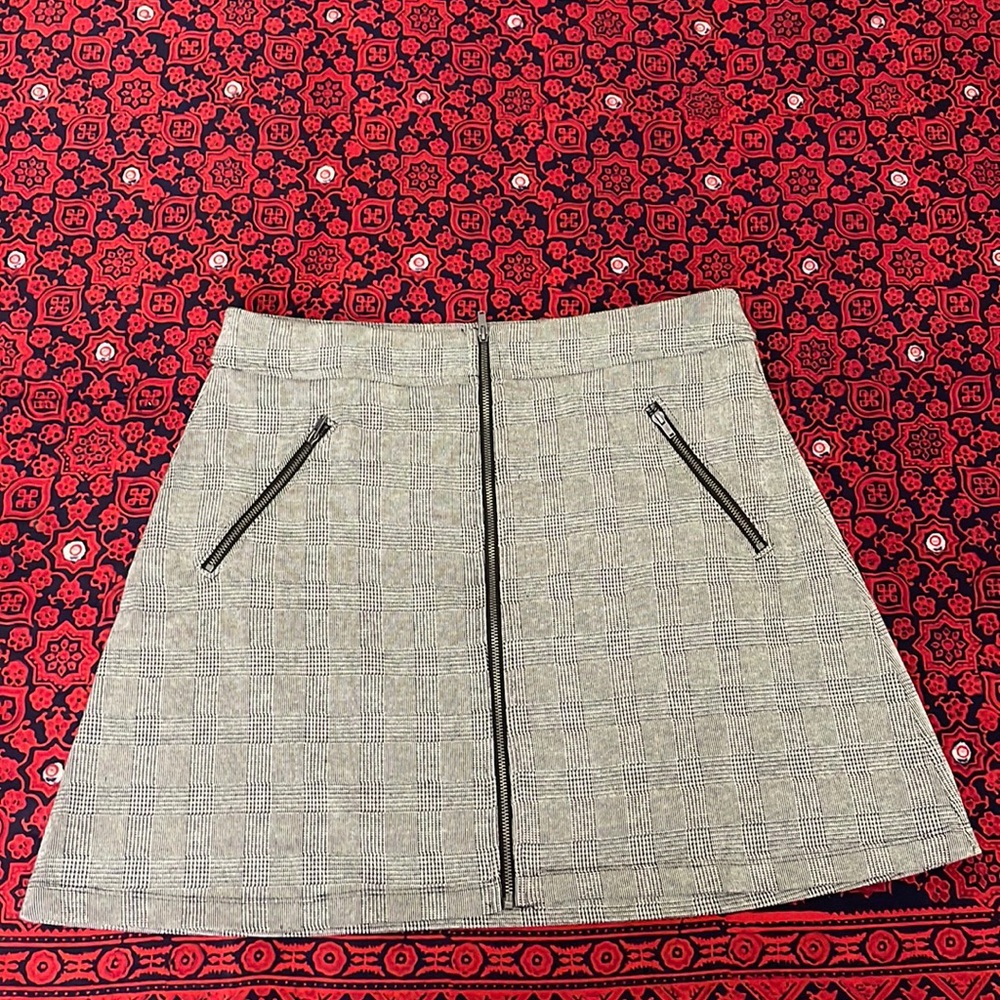 Gap plaid zipped mini skirt, 6 petite, gently worn
